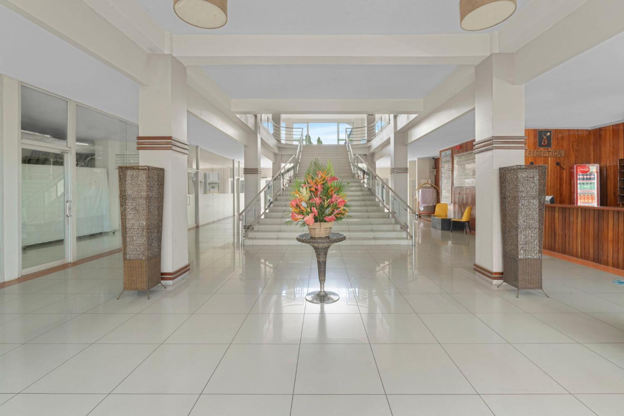 Trans International Hotel Nadi Extérieur photo